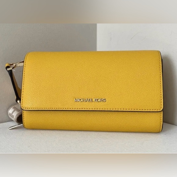New Michael Kors Jet Set Item Large Wallet
Crossbody Jasmine Yellow NWT - Picture 2 of 12